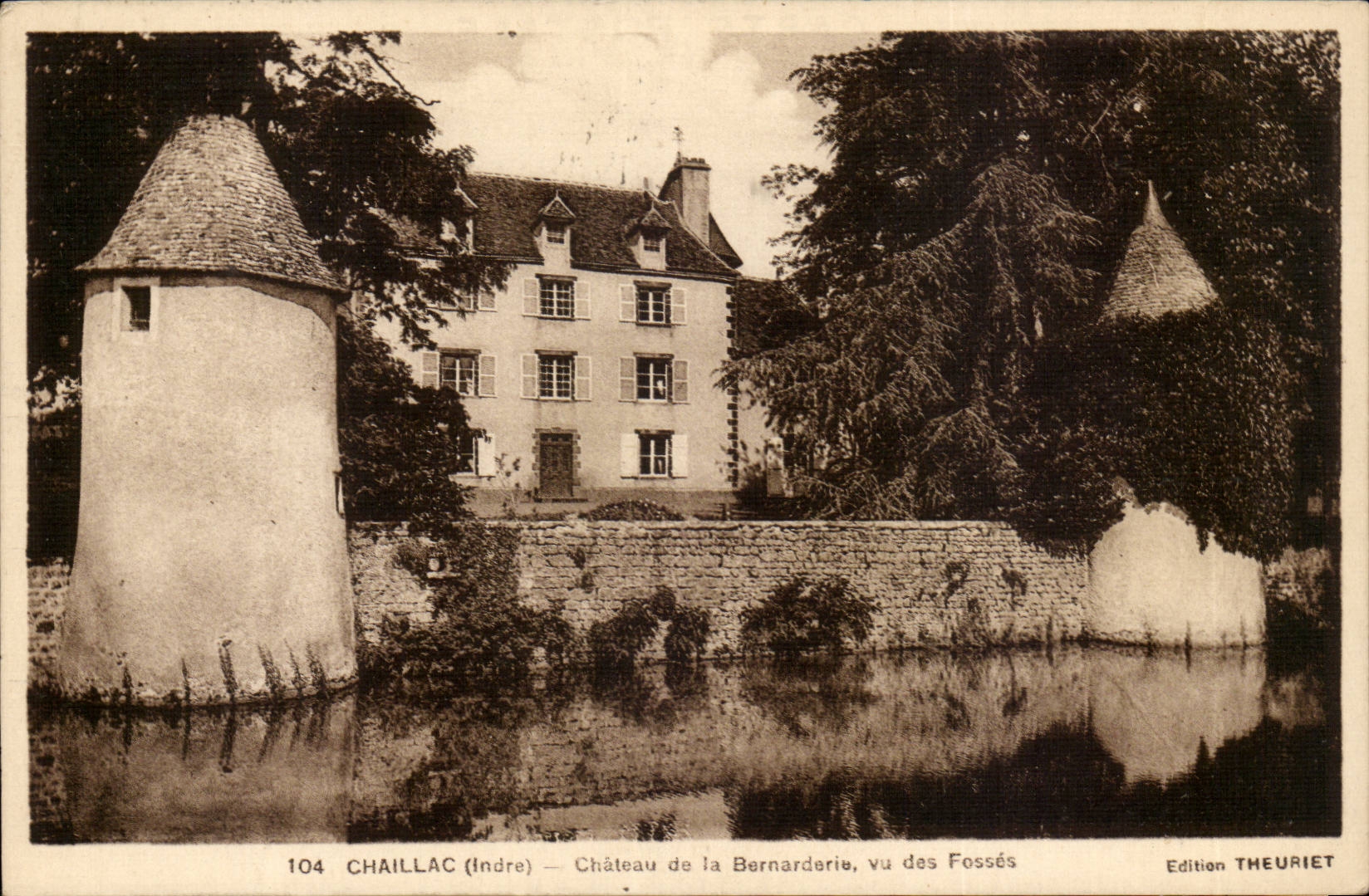Chaillac CPA Chateau de la Bernarderie vu des Fosses