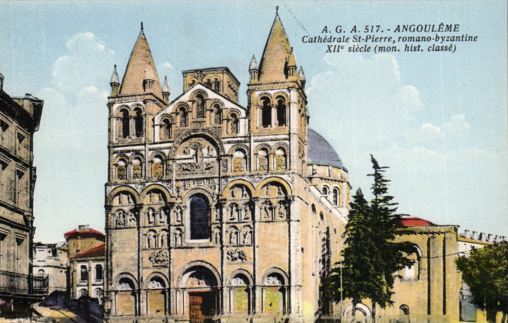 Angoulême — Cathédrale Saint-Pierre, romano-byzantine du XIIe siècle (monument historique classé) — A.G.A. 517