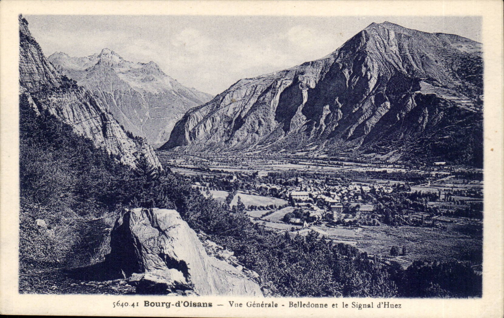 Bourg-d'Oisans — Vue Générale — Belledonne et le Signal d'Huez