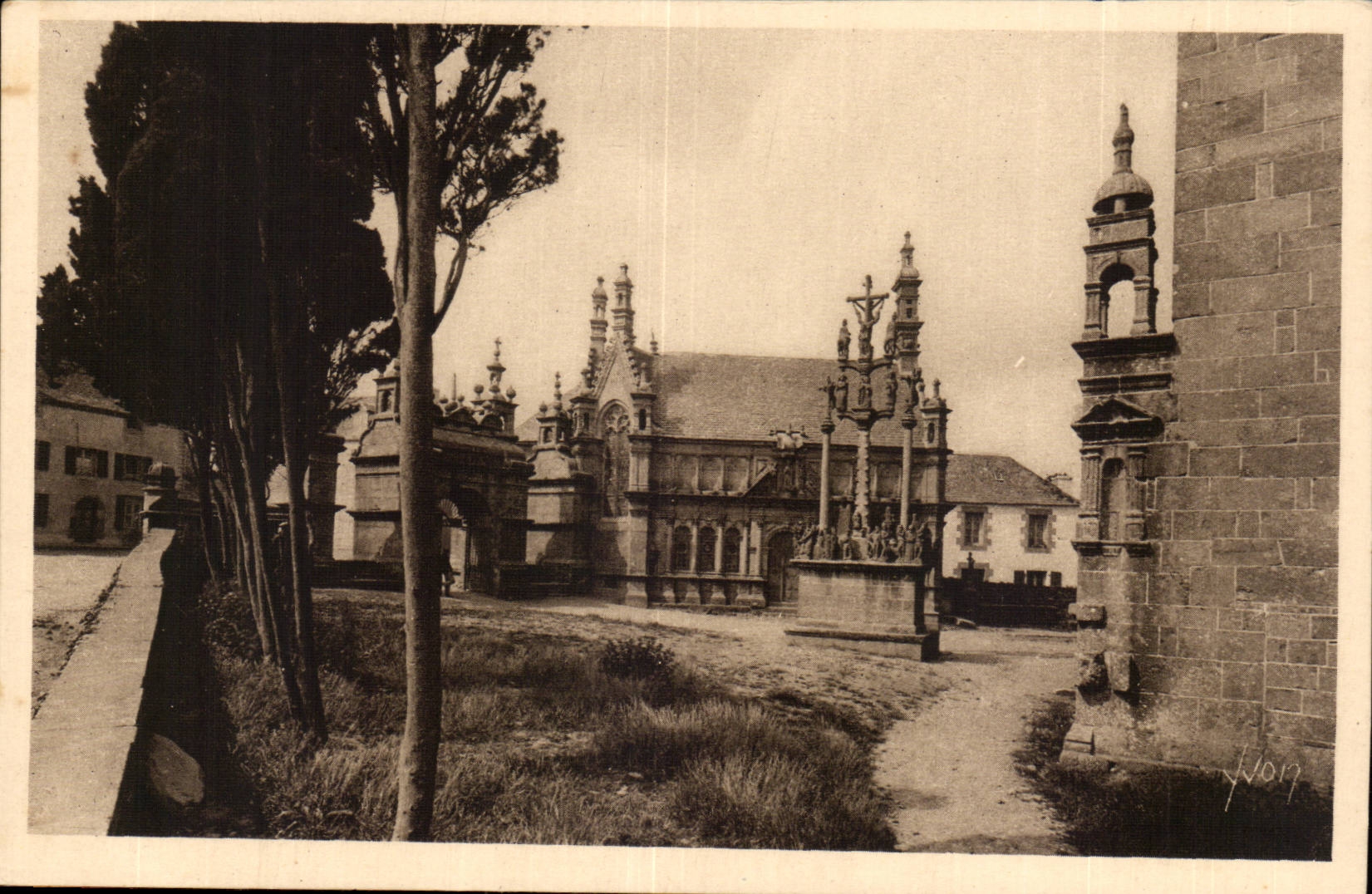 Saint Thegonnec CPA Le calvaire et l'ossuaire