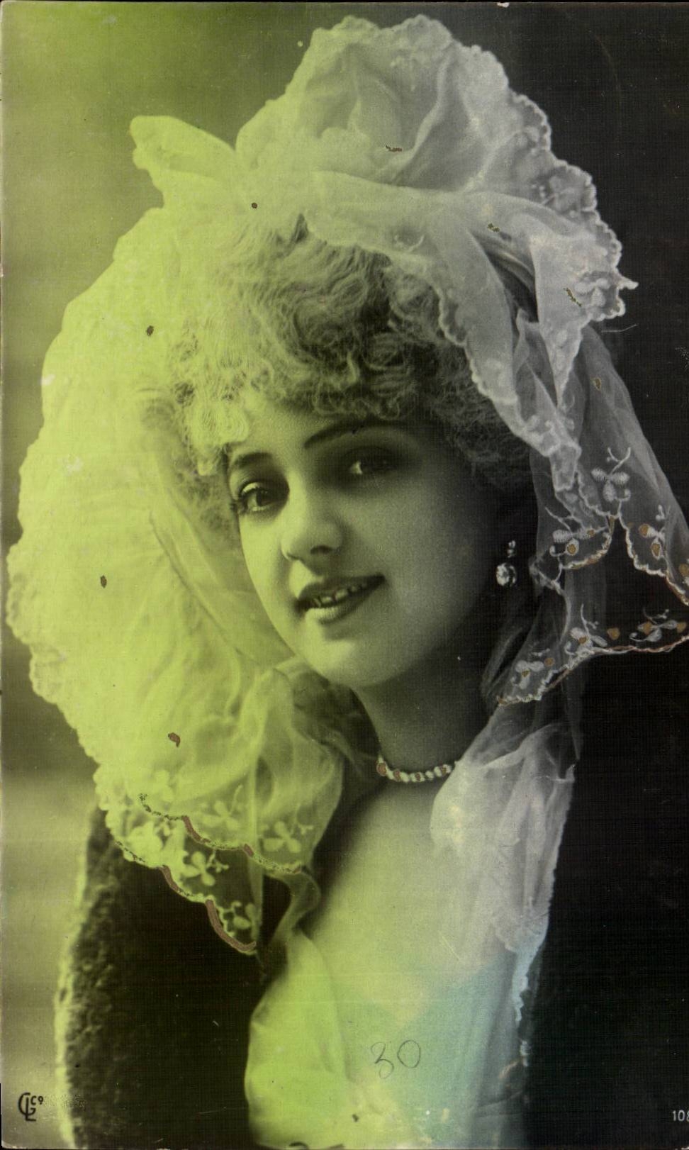 CPA Fantaisie Femme