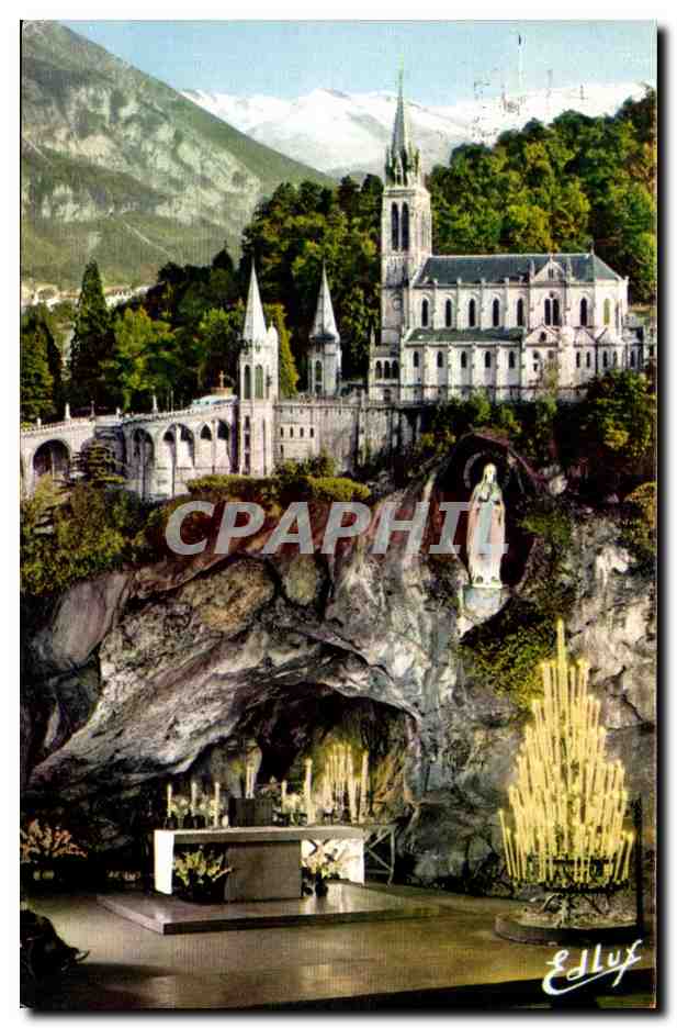 Lourdes CPM La grotte et la basilique