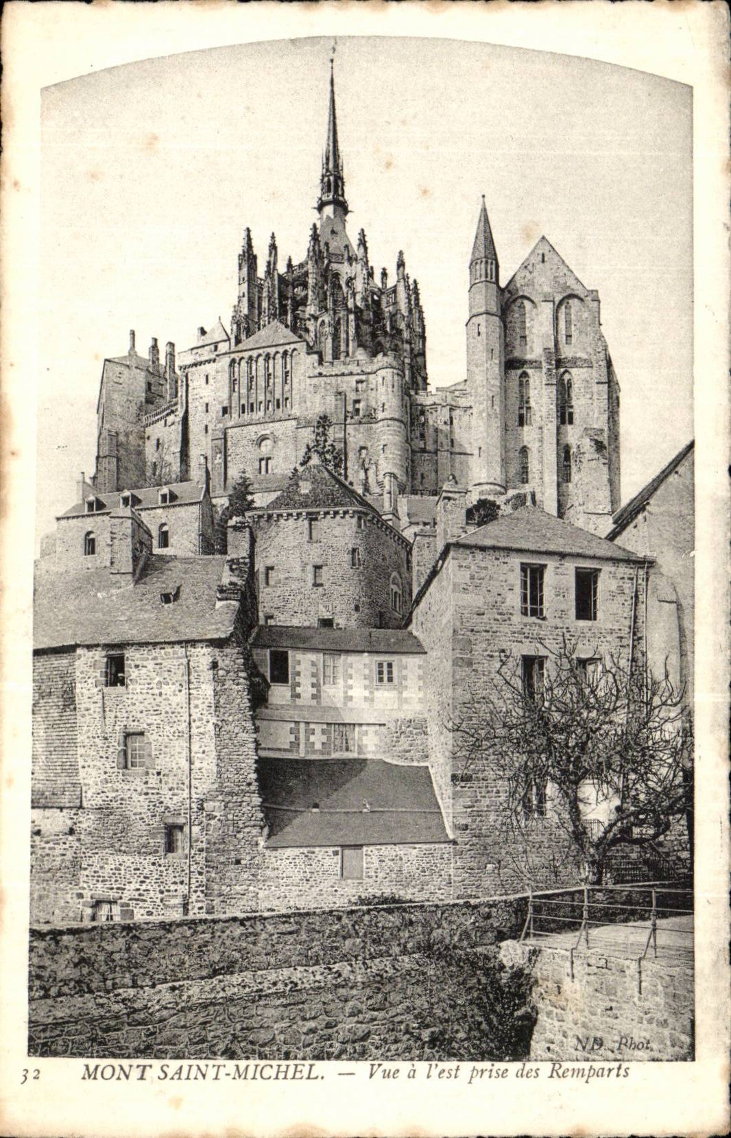 Mont Saint-Michel — Ansicht von Osten von den Mauern — N.D. Fotografie n°32