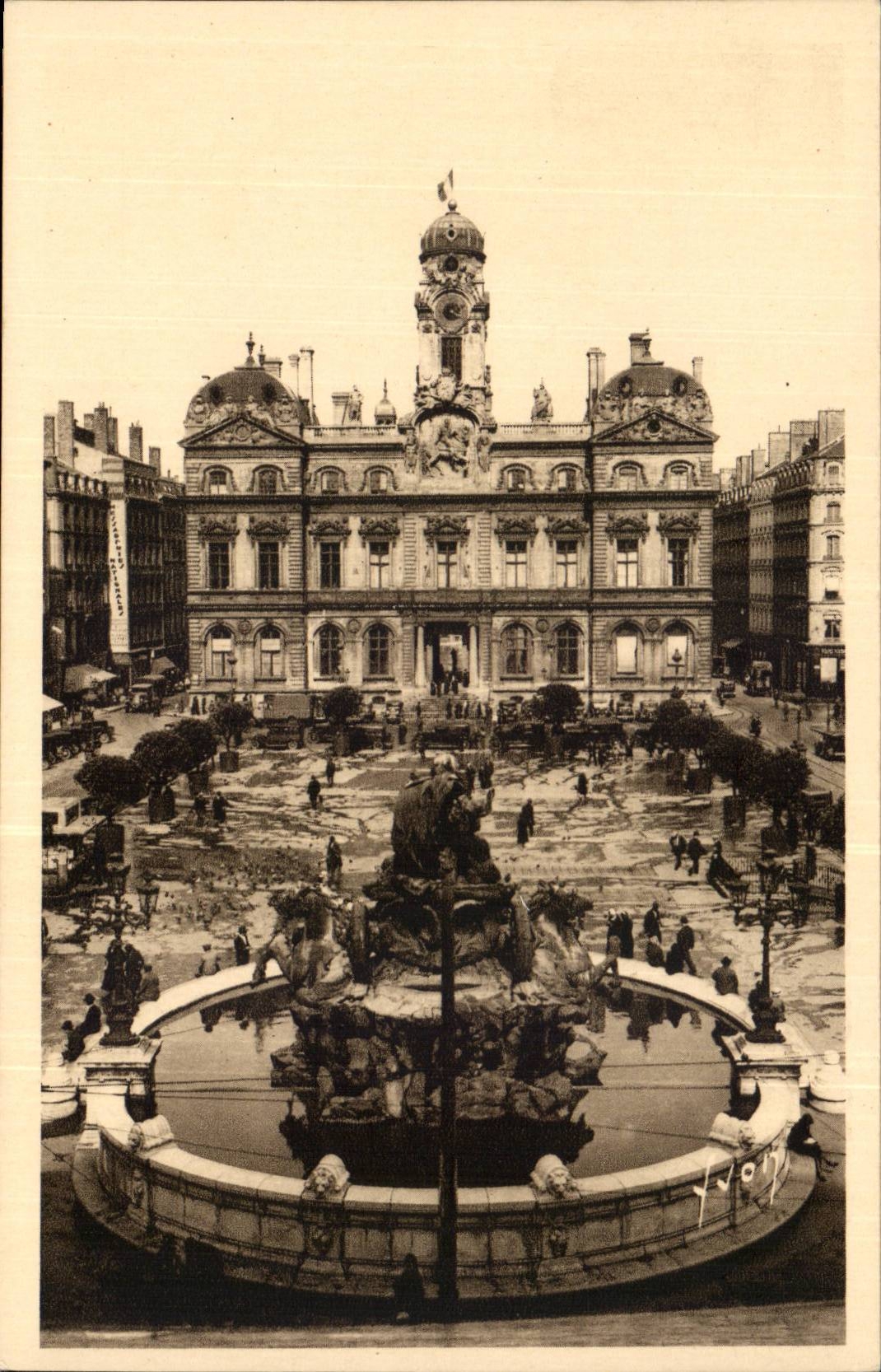 Lyon CPA Place des Terreaux facade de l'hotel de ville
