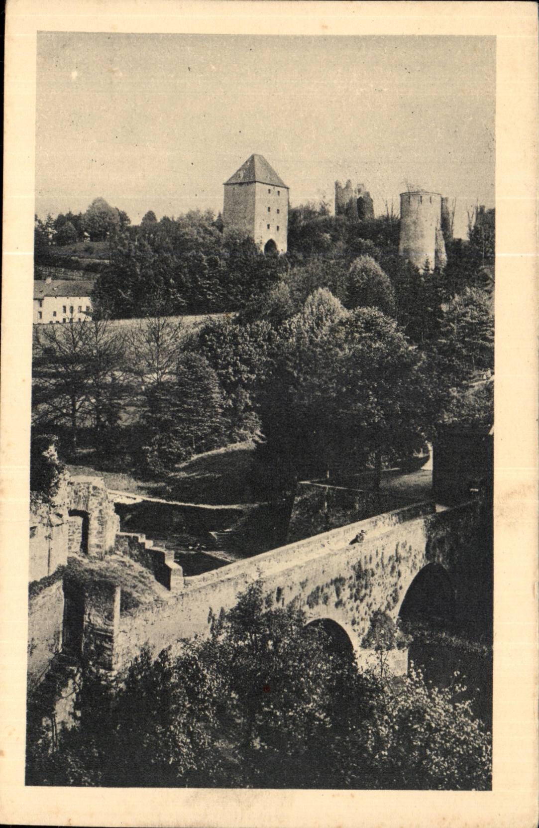 Luxembourg CPA Partie du GRund Ruines d'une ecluse fortifiee et tours du plateau du Rham