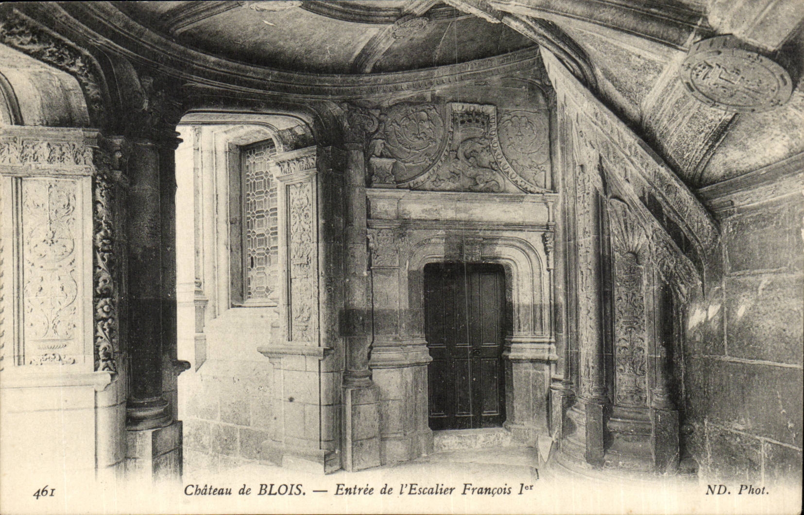 Chateau de Blois CPA Entree de l'escalier Francois 1er