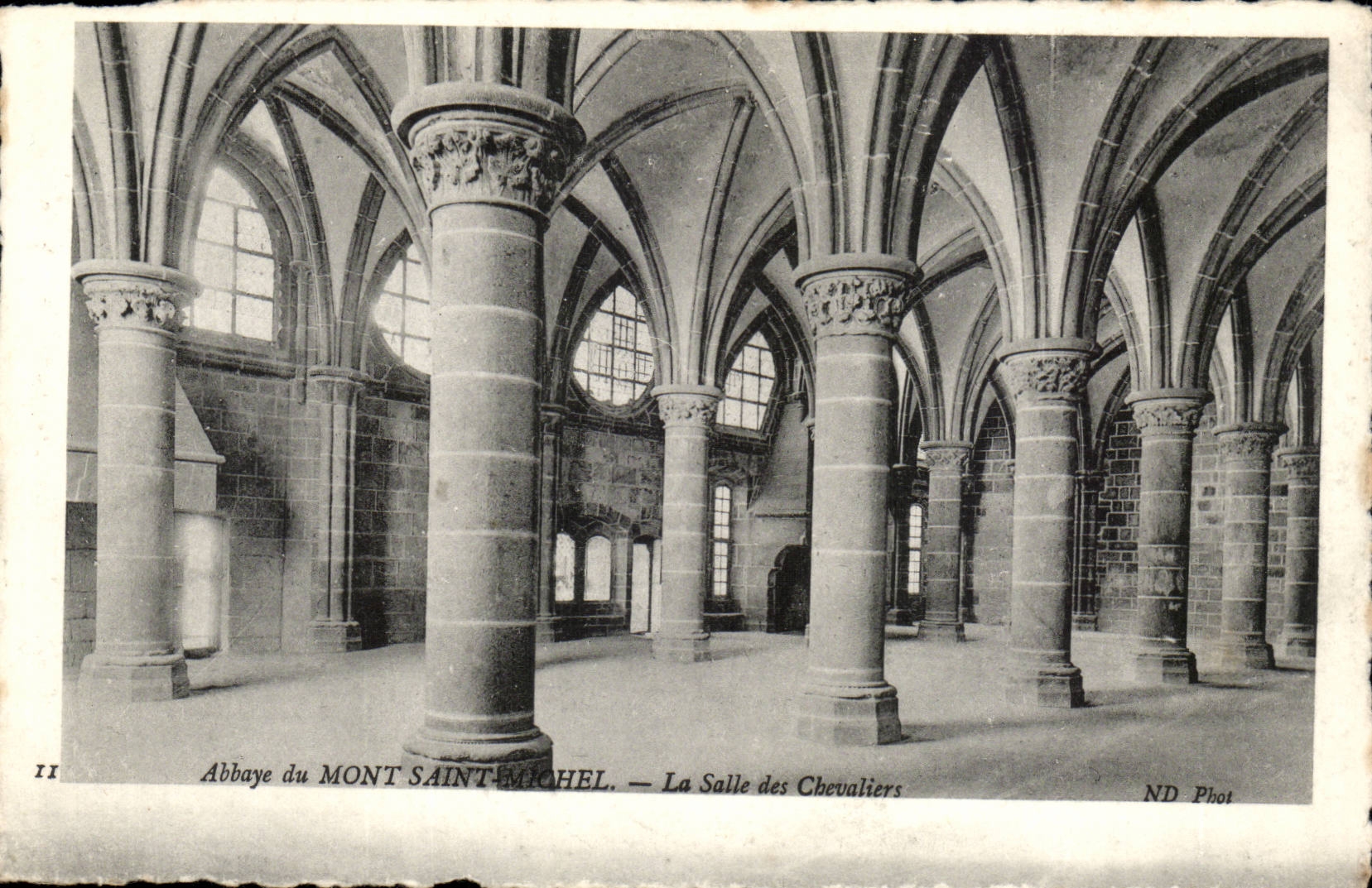 Mont Saint Michel CPA Abbaye La salle des chevaliers