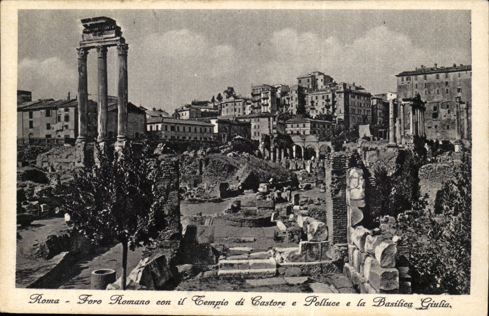 Italie Italia Roma CPA Foro romano con il Tempio di Castore e Polluce e la Basilica Giulia