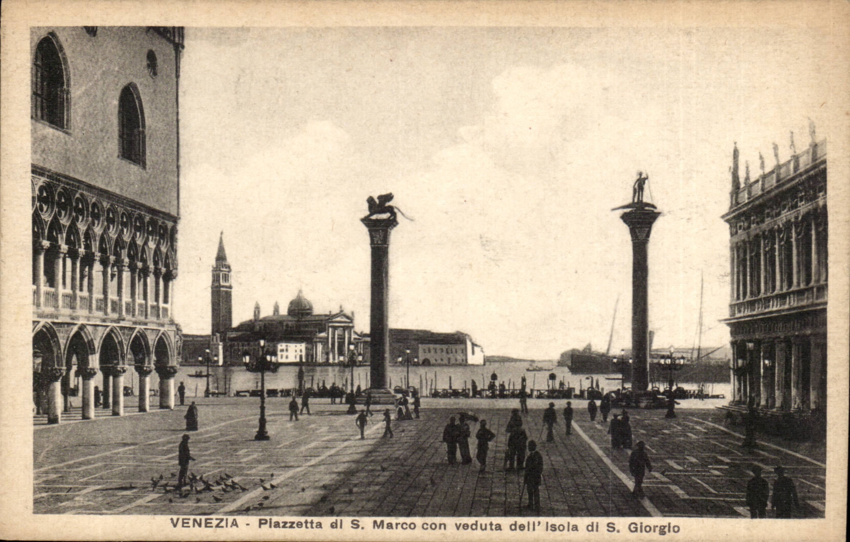 Italie Italia Venezia CPA Plazetta di S Marco con vedula dell isola di S giorgio