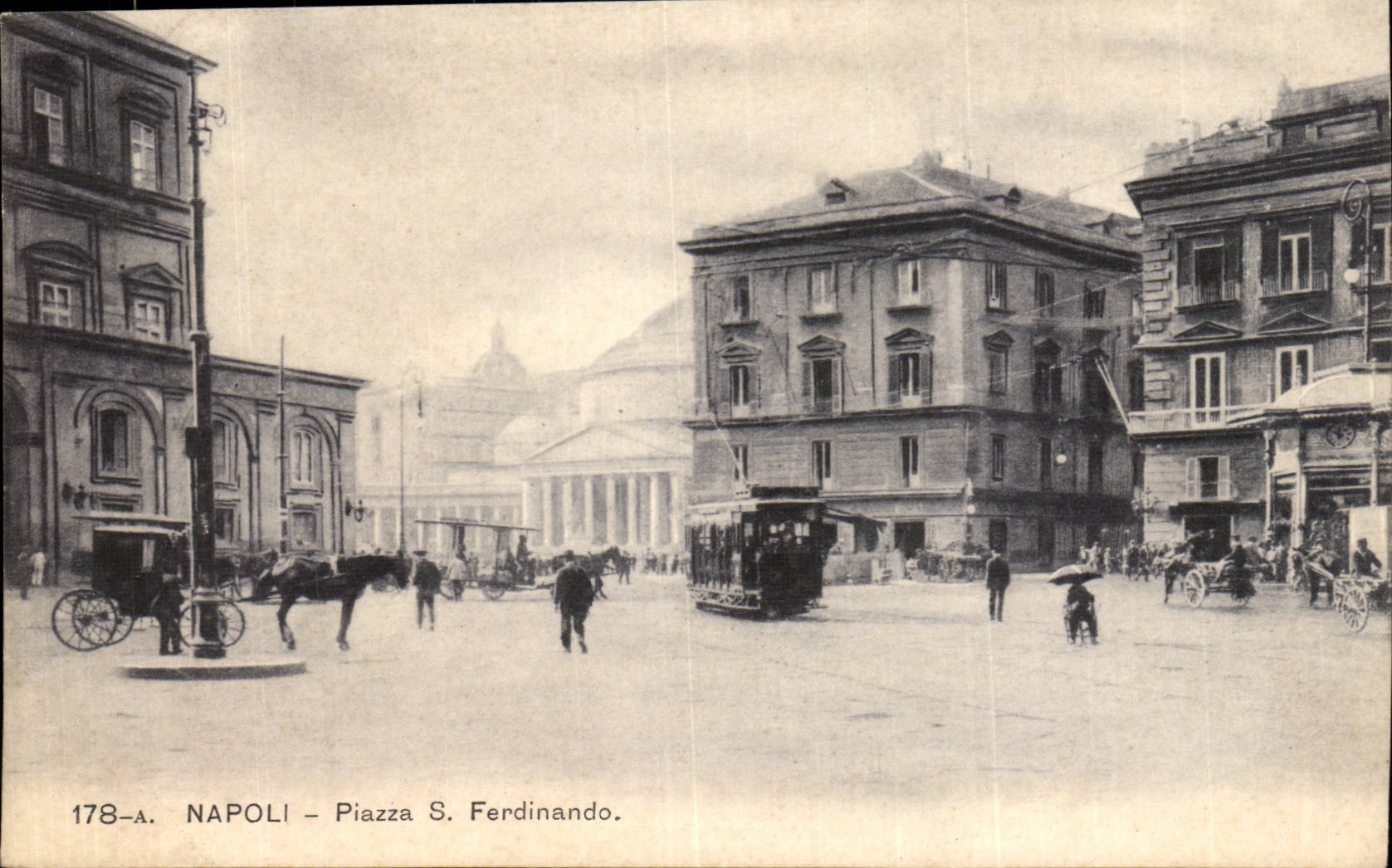 CPA Italie Italia Napoli Piazza S Ferdinando