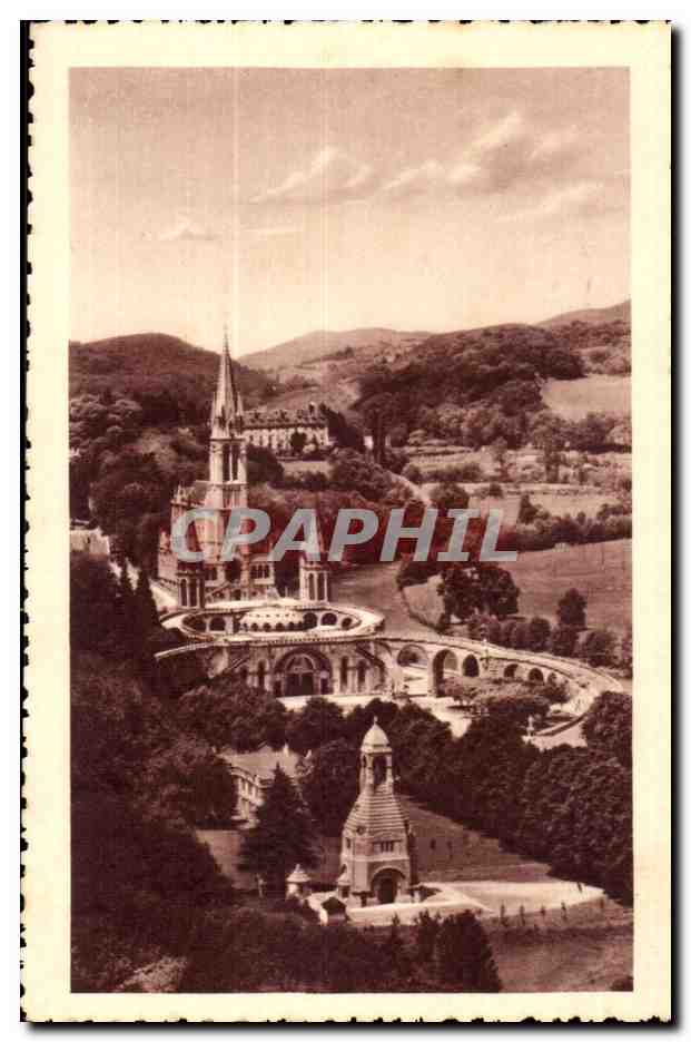 Lourdes CPA La basilique et le monument interallie