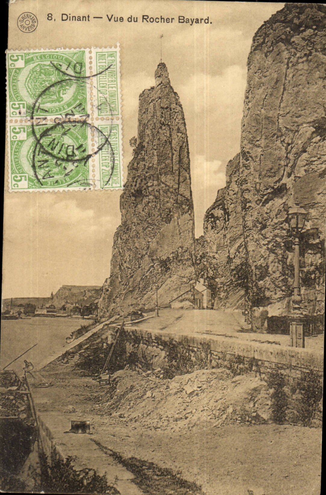 Dinant — Ansicht des Rocher Bayard — Verlag G. Deringer, Nr. 8