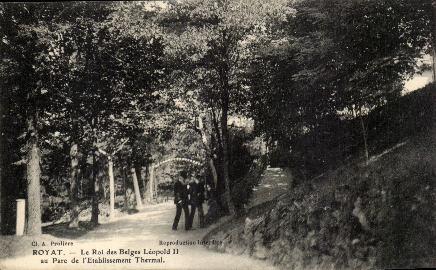 Royat — Le Roi des Belges Léopold II au Parc de l'Établissement Thermal — Cl. A Prulière