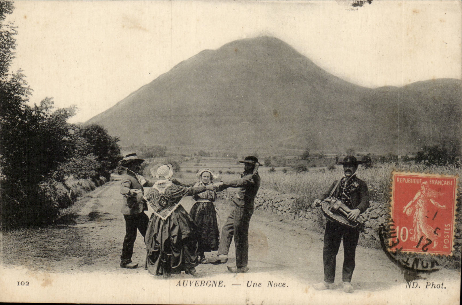 Auvergne — Une Noce. — ND. Phot. — N° 102