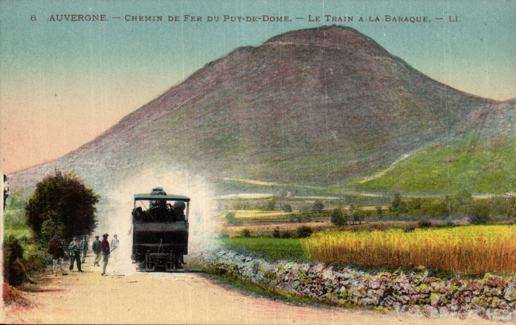 Auvergne — Chemin de Fer du Puy-de-Dôme — Der Zug an der Hütte — LL