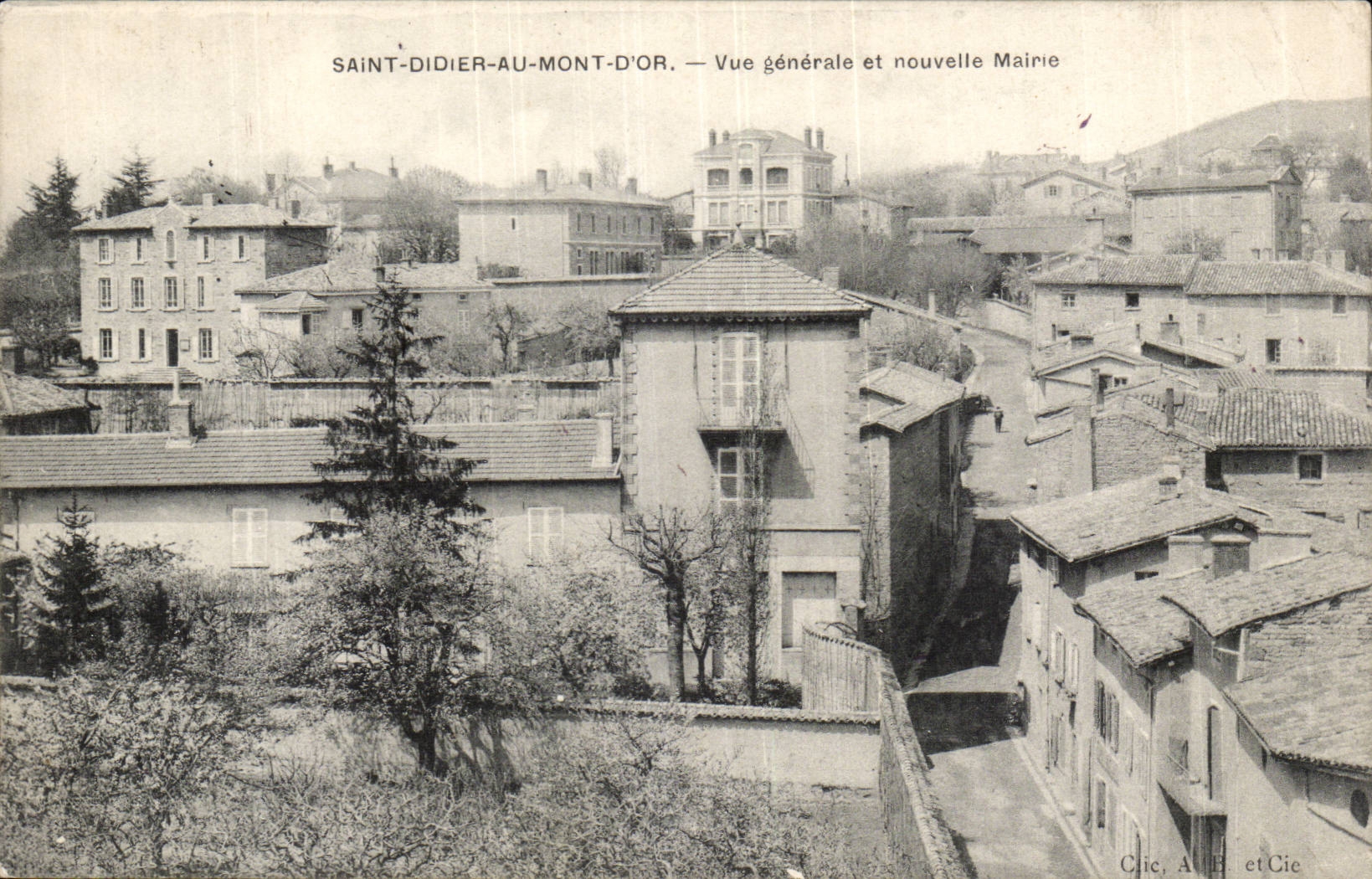 Saint-Didier-au-Mont-d'Or — Vue générale et nouvelle mairie