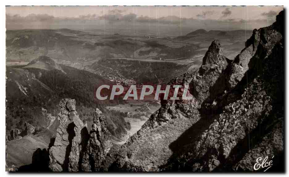 Puy de Dome- Le Mont Dore- Les Aiguilles de la Vallee d'Enfer -CPA
