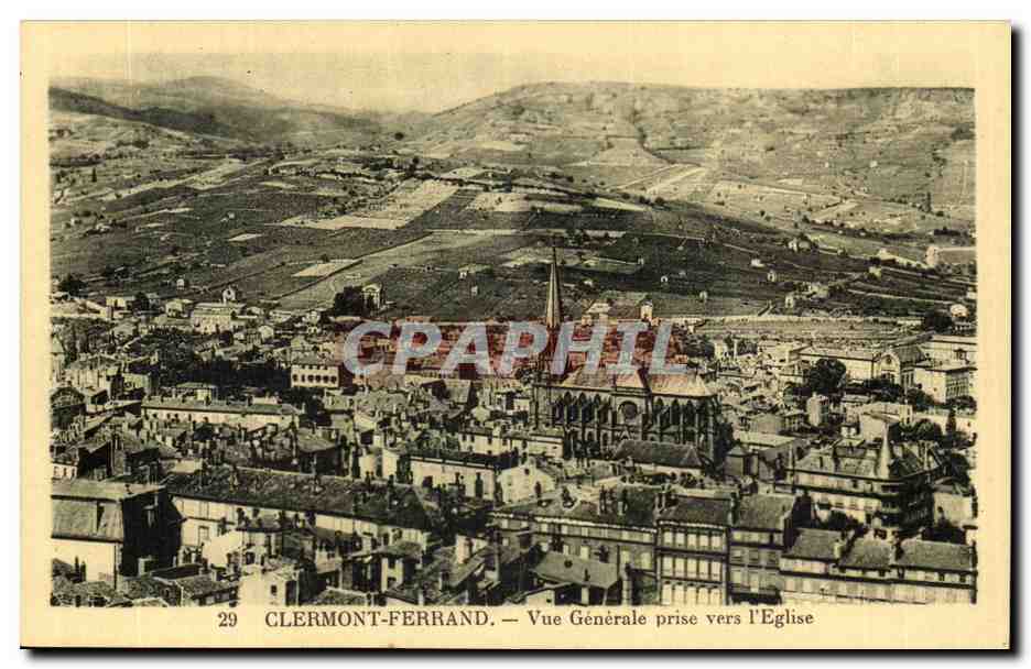 Clermont-Ferrand — Vue Générale prise vers l'Église — n°29