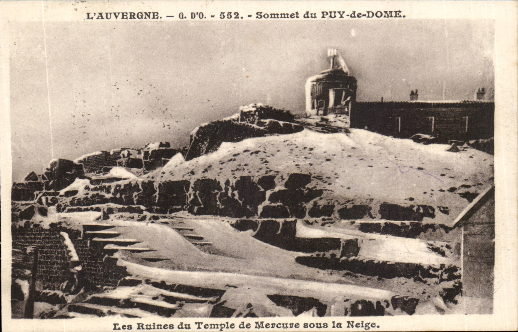 Puy de Dome-neige- Ruines de Temple de Mercure-le plus important du national Gaulois-il fut detruit en l'ane 264-CPA
