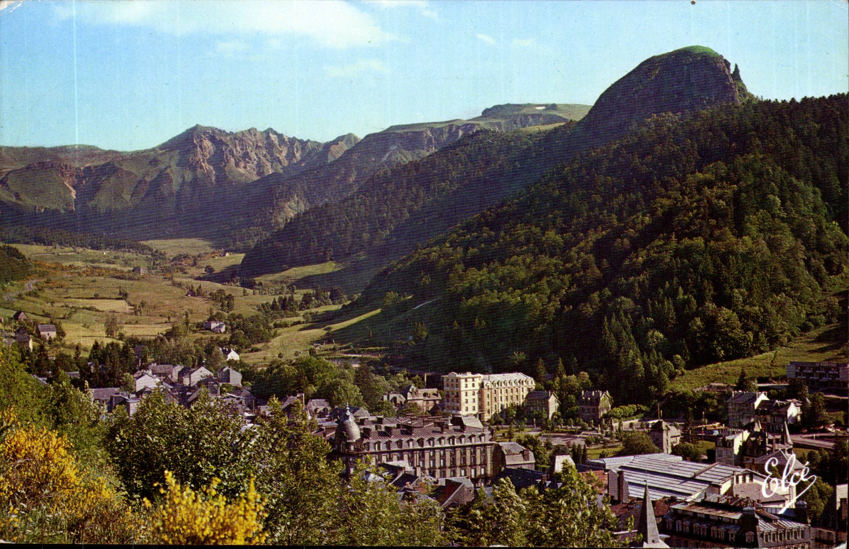 Puy de Dome- Le Mont Dore-VUe Generale vers le Capucin et le Sancy-CPA