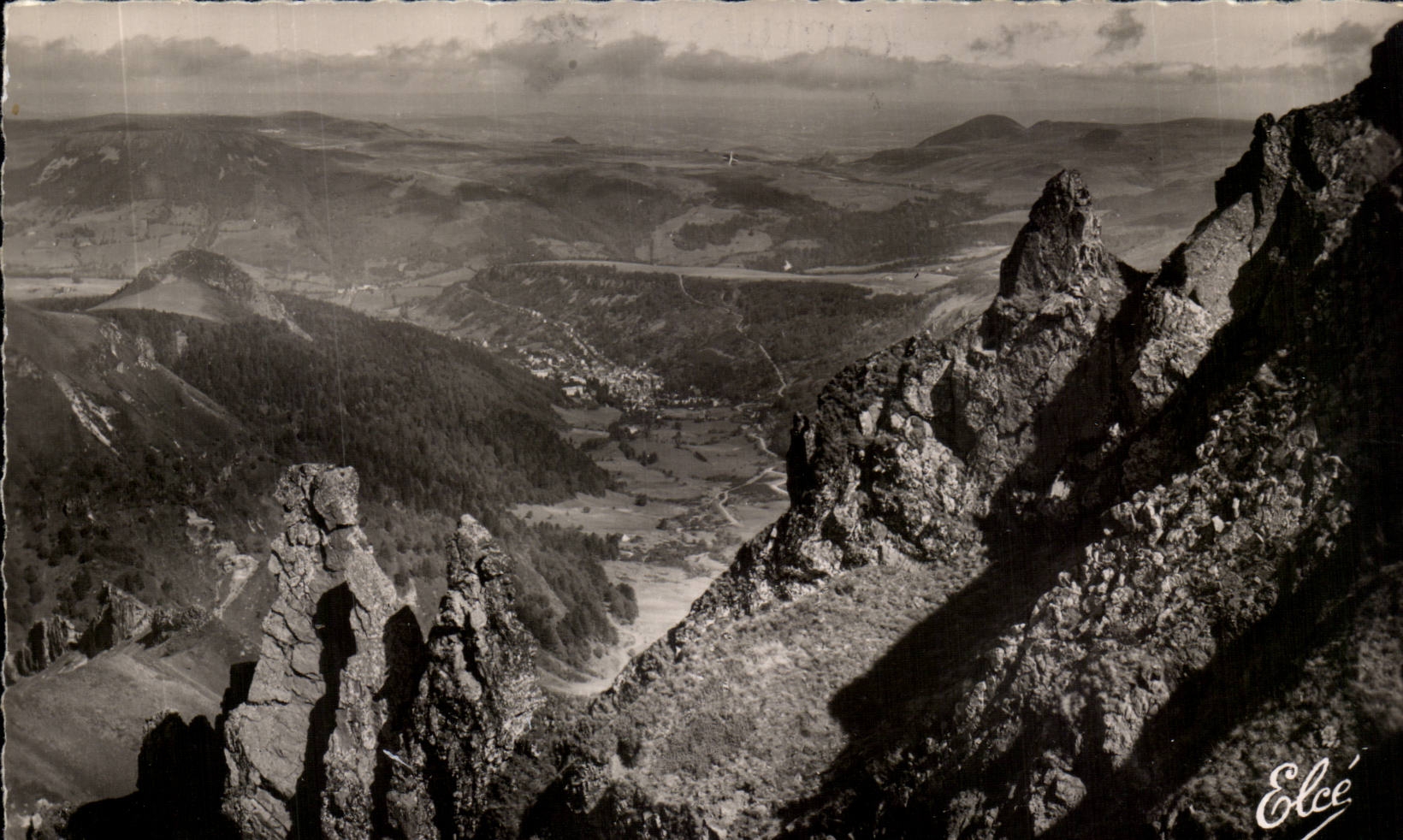 Puy de Dome- Le Mont Dore- Puy de sancy- Les Aiguilles de la Vallee d'Enfer- -CPA