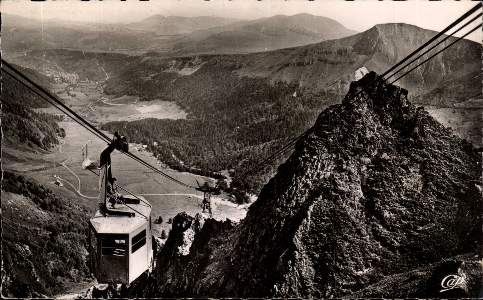 Puy de Dome- Le Sancy- Vue vers le Mont Dore - -CPA