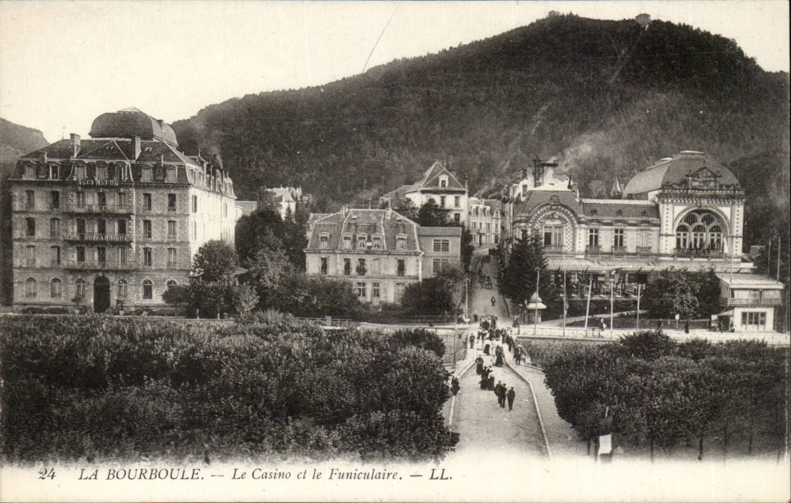 Puy de Dome- La Bourboule-Le Casino et le Funiculaire-CPA