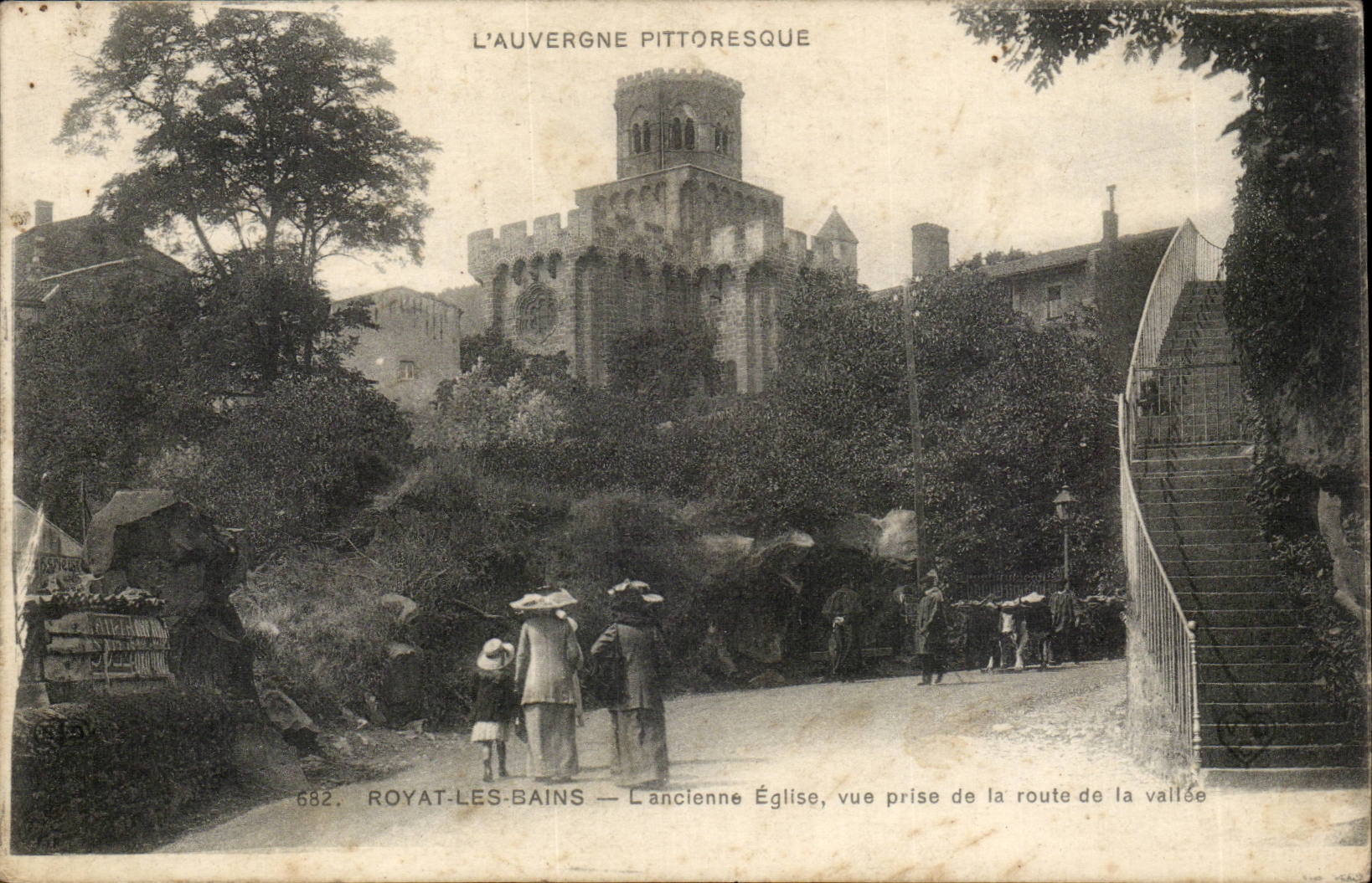 Puy de Dome- Royat les Bains- L'ancienne Eglise vue prise de la route de la vallee -CPA