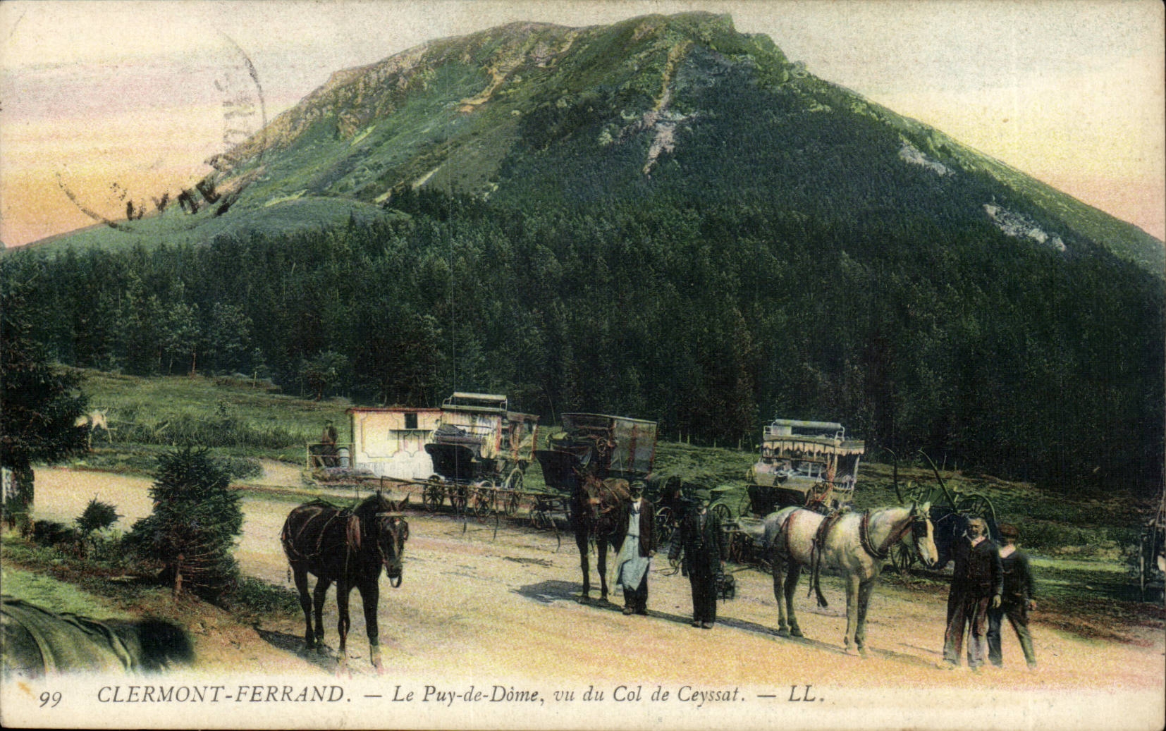 Clermont-Ferrand — Le Puy-de-Dôme vu du Col de Ceyssat — LL