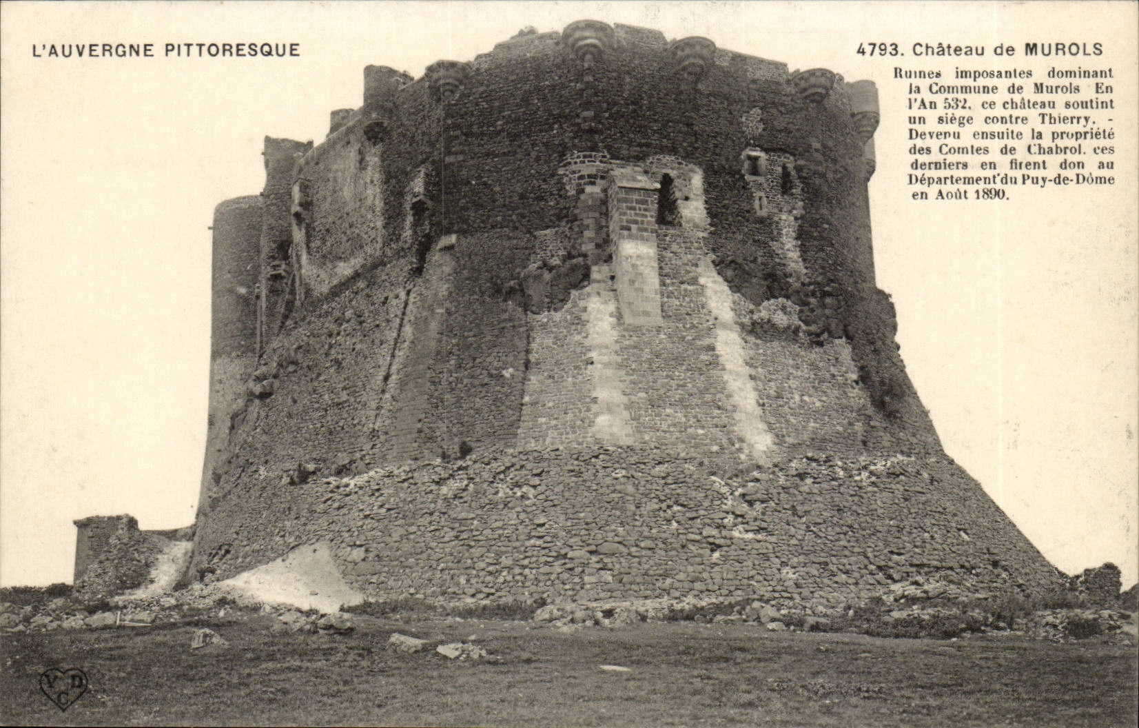 Château de Murols — Ruines imposantes dominant la commune de Murols — Éditeur Y.P.D. n° 4793