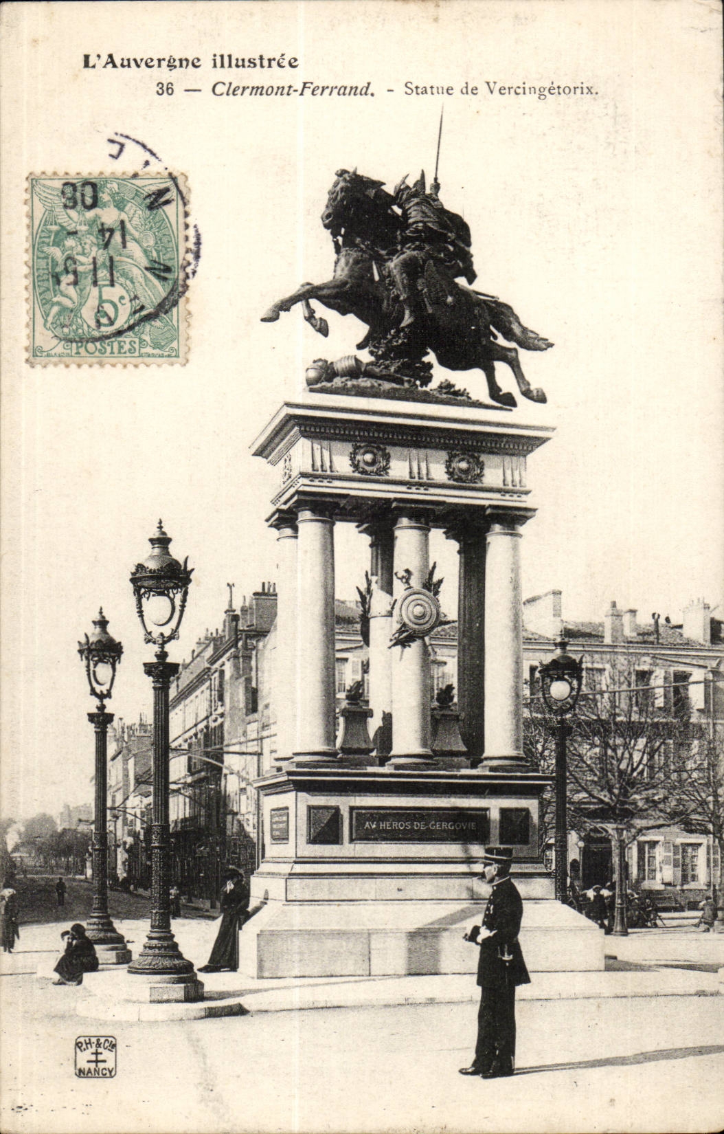 Puy de Dome - Clermont-Ferrand - Statue Vercingetorix - gendarme - CPA 