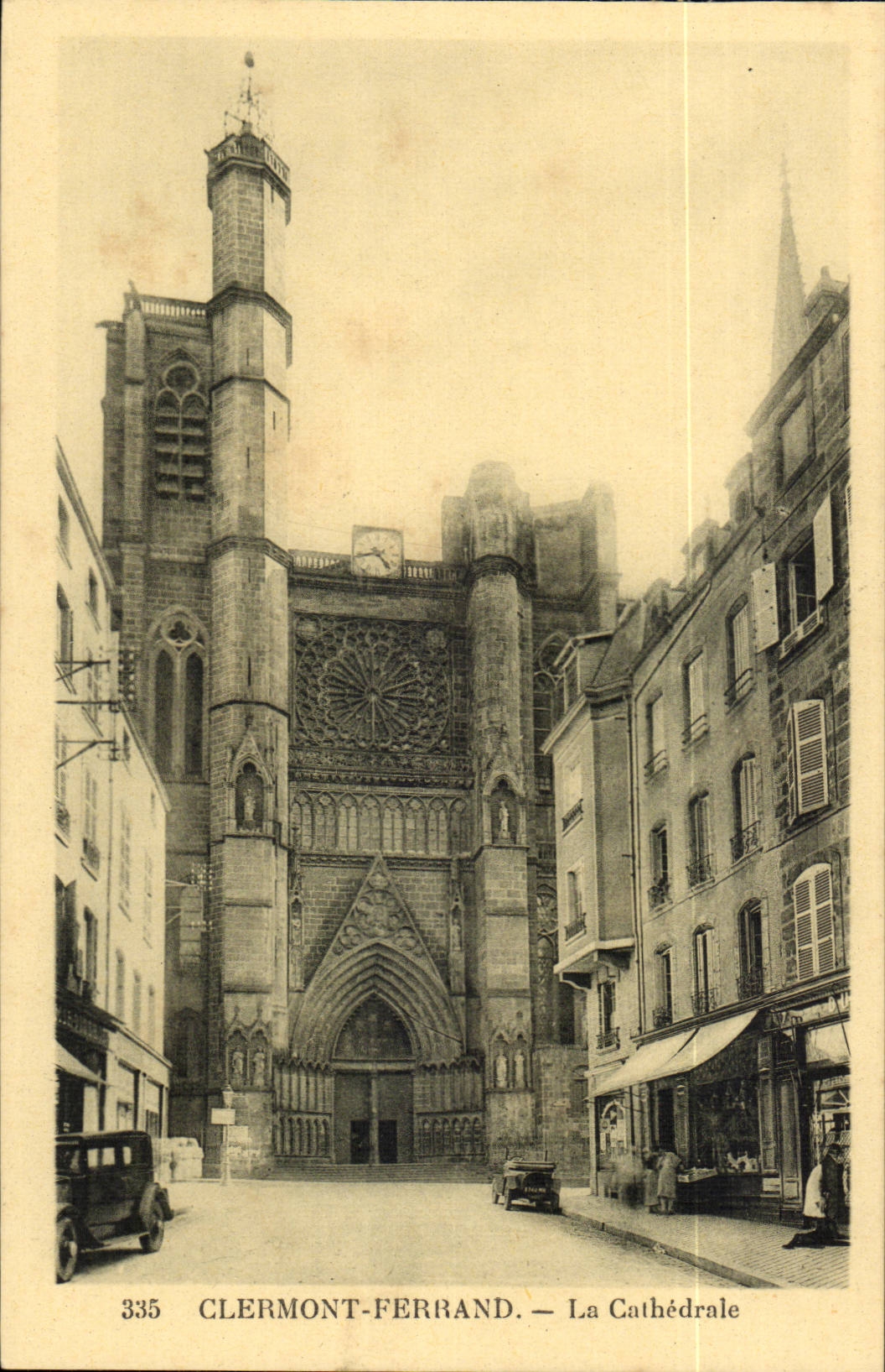 Clermont-Ferrand — La Cathédrale — Éditeur : C. P. A. Phil, n° 335