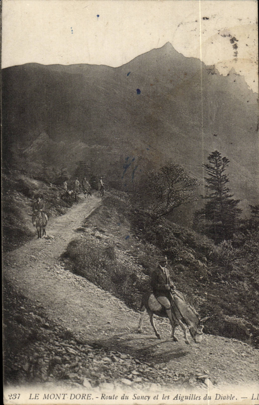 Le Mont Dore - Route du Sancy et les Aiguilles du Diable — Librairie de la Poste