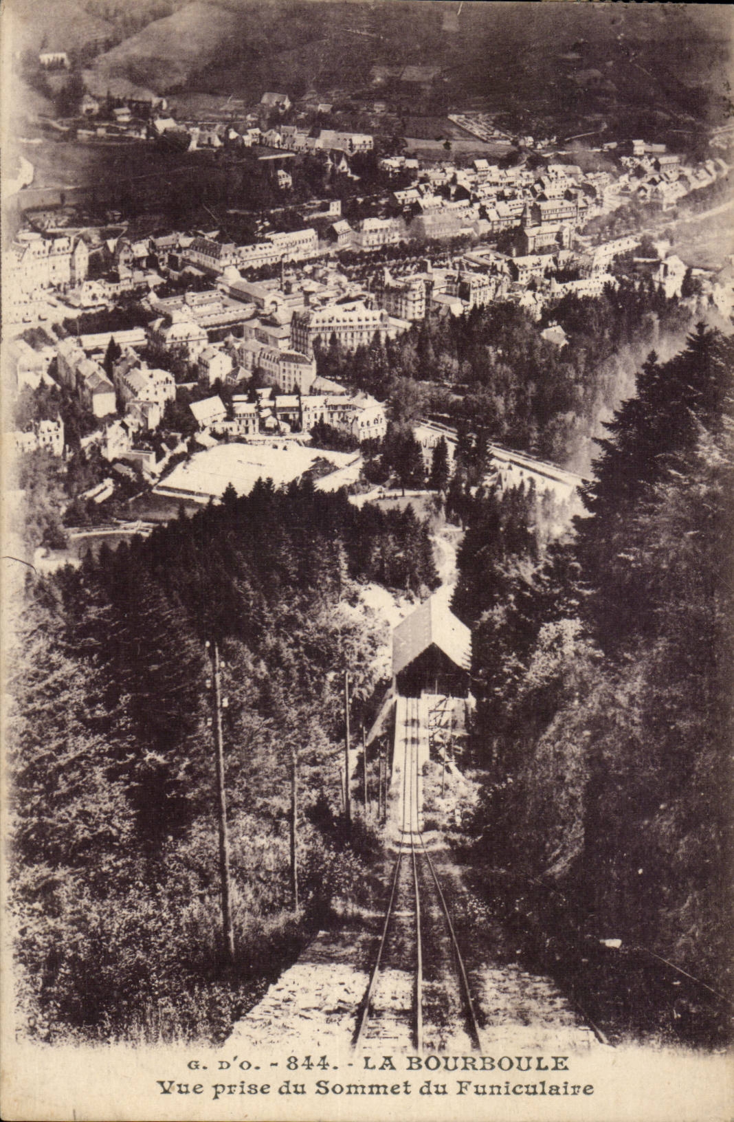 Puy de Dome - La Bourboule - Vue prise du Sommet du Funiculaire - Chemin - CPA 