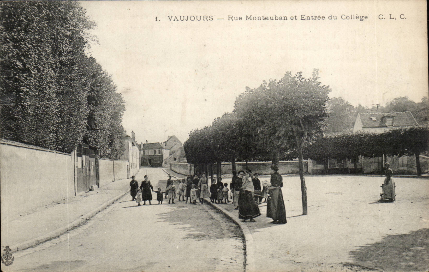 Vaujours- Rue Montauban et Entree du College -CPA