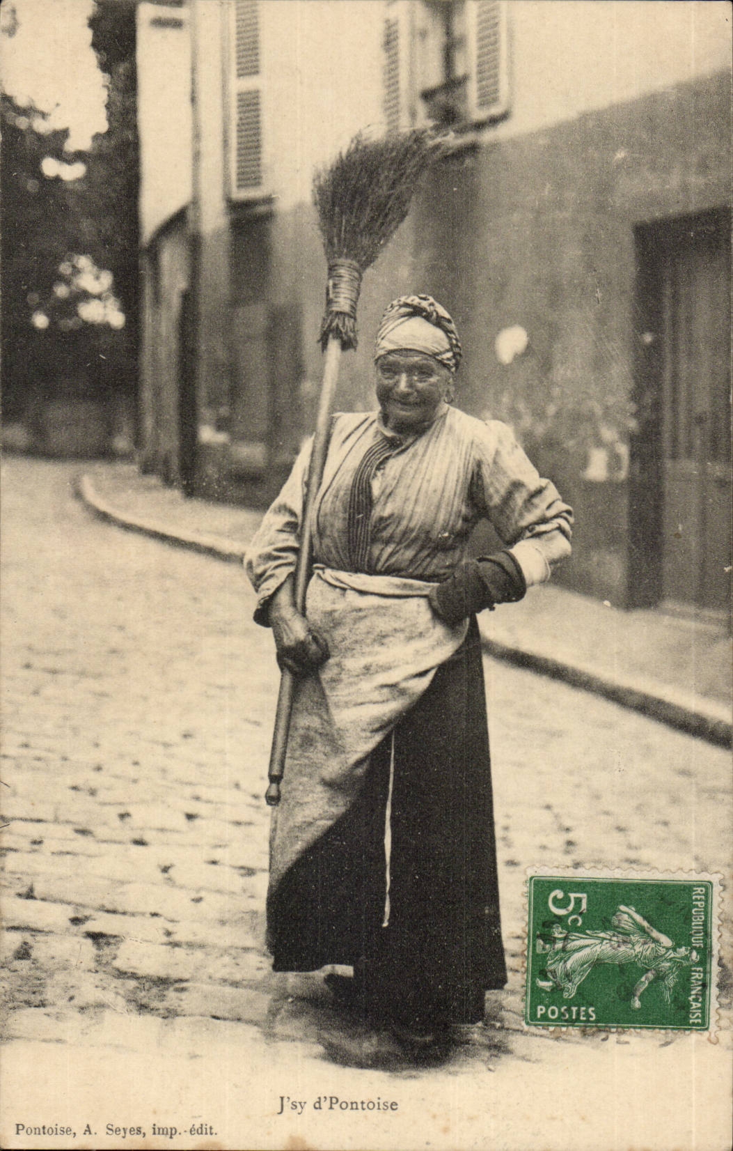 Pontoise — Femme balayant une rue pavée — A. Seyes, imp.-édit.