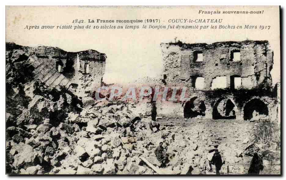 Coucy-le-Château — Ruines du donjon après la dynamitage en mars 1917 — Phototypie Badinot, Paris