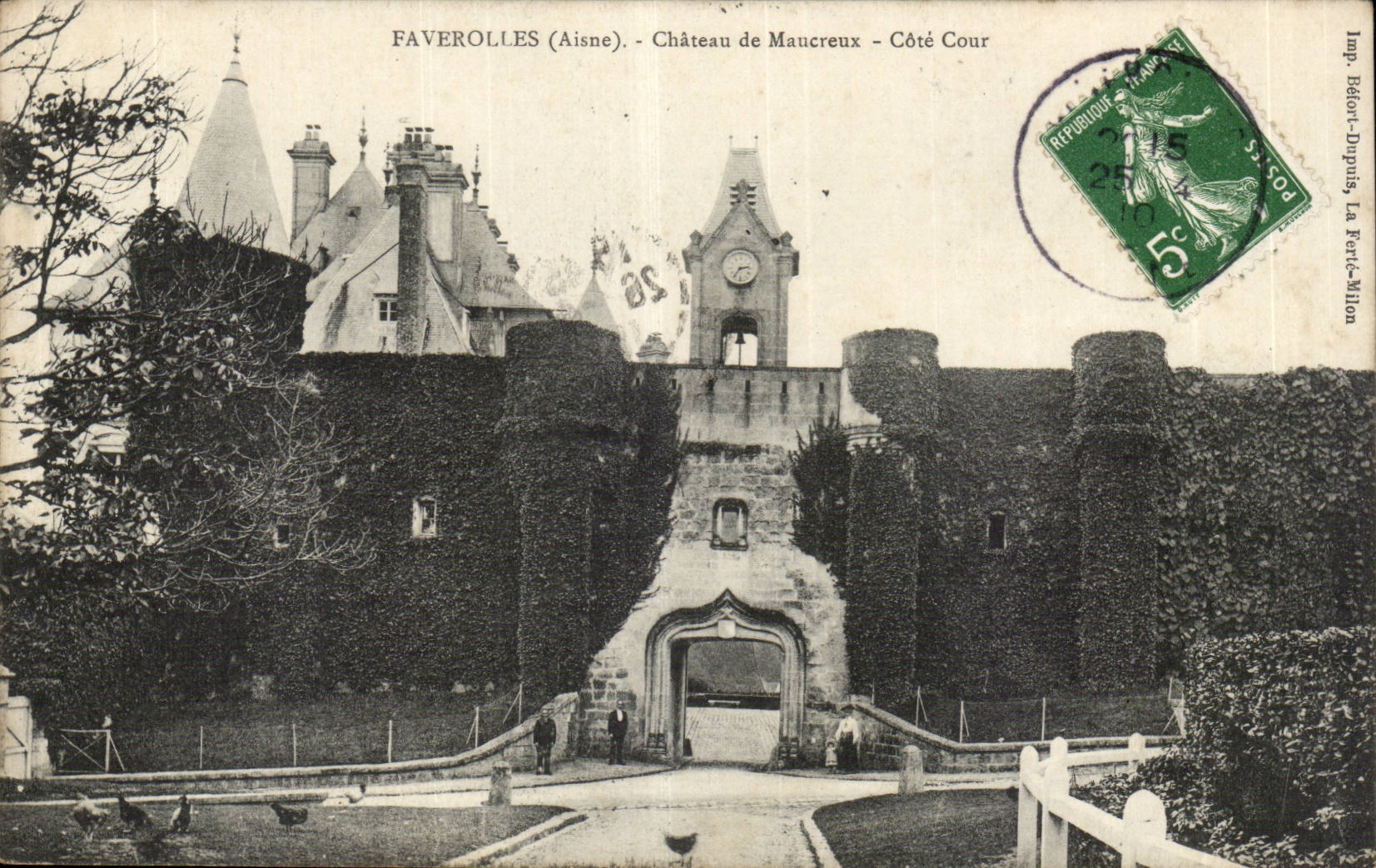 Faverolles (Aisne) - Schloss Maucrèux - Seites der Cour