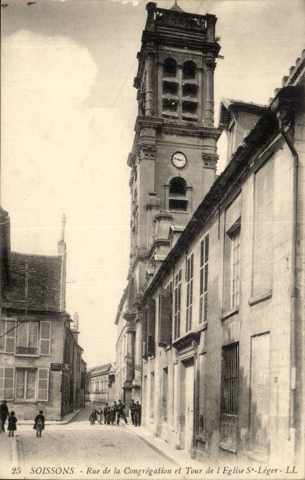 Soissons - Rue de la Congrégation et Tour de l'Église Saint-Léger - LL