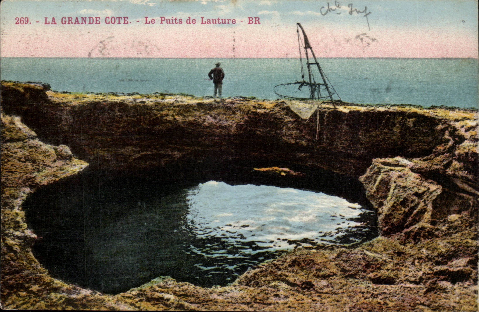 Saint Palais CPA le puits de Lauture (panier a crevettes)