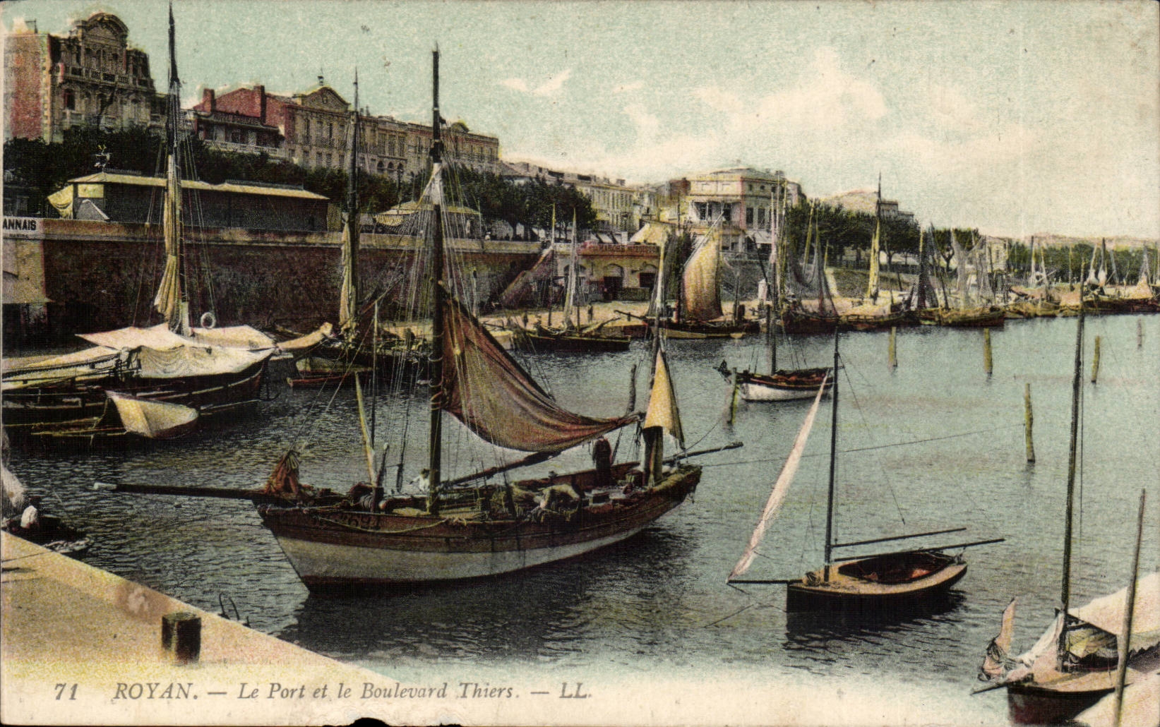 Royan CPA Le port et le boulevard Thiers (bateau)