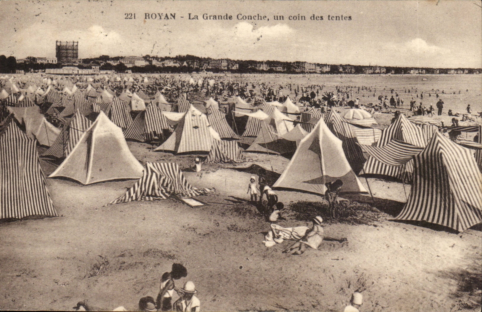 Royan CPA La grande conche Un coin des tentes