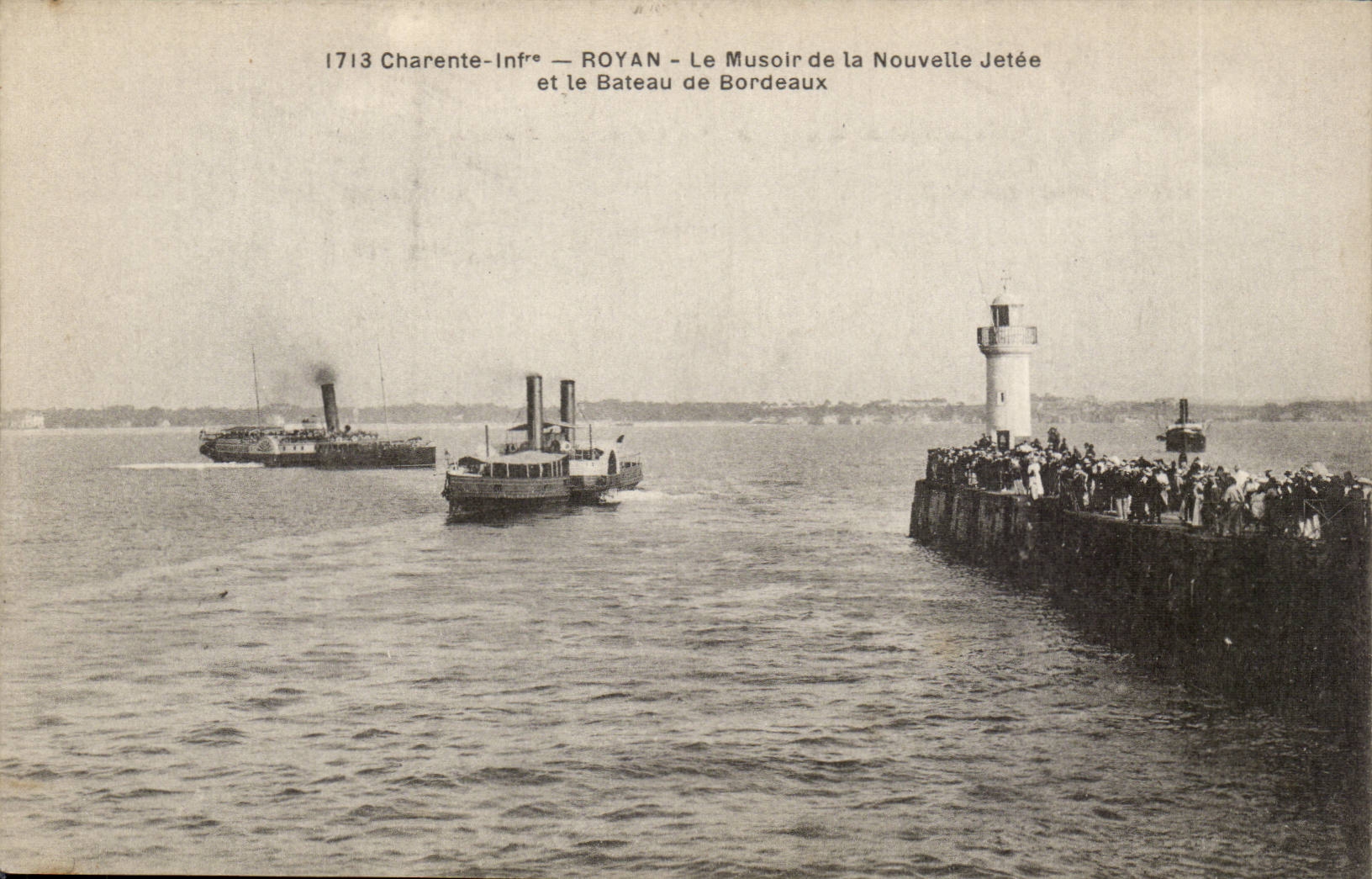 Royan — Le Musoir de la Nouvelle Jetée et le Bateau de Bordeaux — F. Braun phot.édit. O. Royan (Charente-Infré)