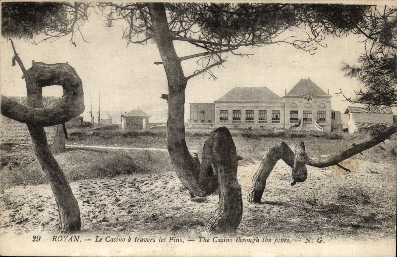 Royan CPA le casino a travers les pins 