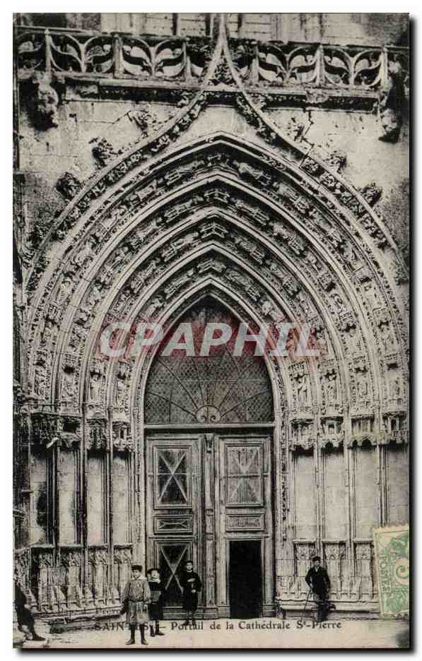 Saintes CPA portail de la cathedrale Saint Pierre