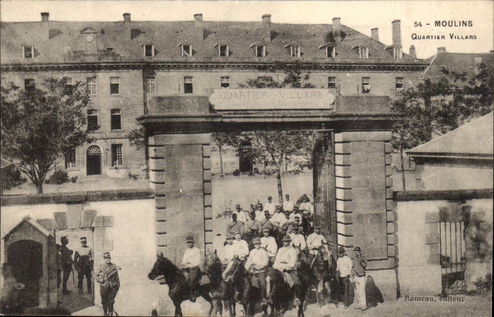 Moulins CPA Quartier Vilalrd (soldats militaria)
