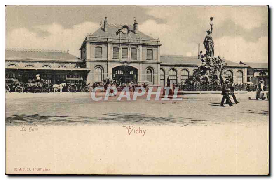 Vichy CPA La gare