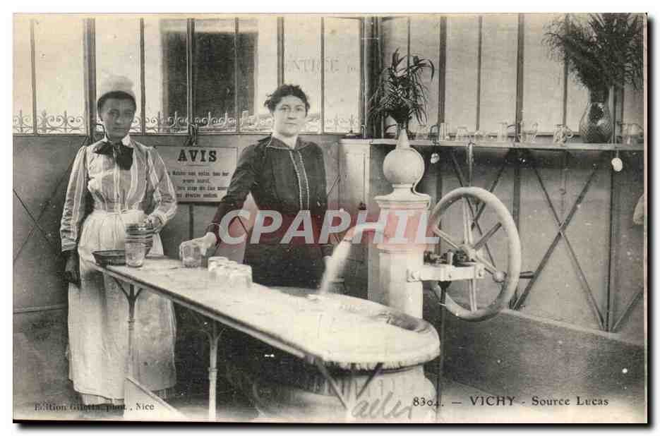 Vichy CPA La source Lucas Donneuses d'eau TOP (Petits metiers)
