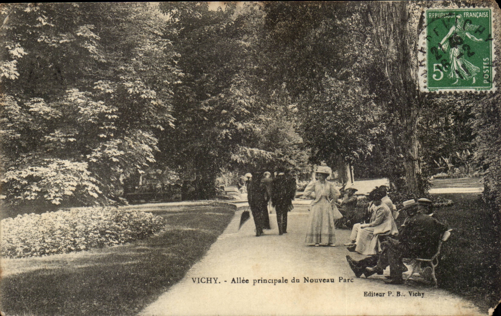 Vichy CPA Allee principale du nouveau parc