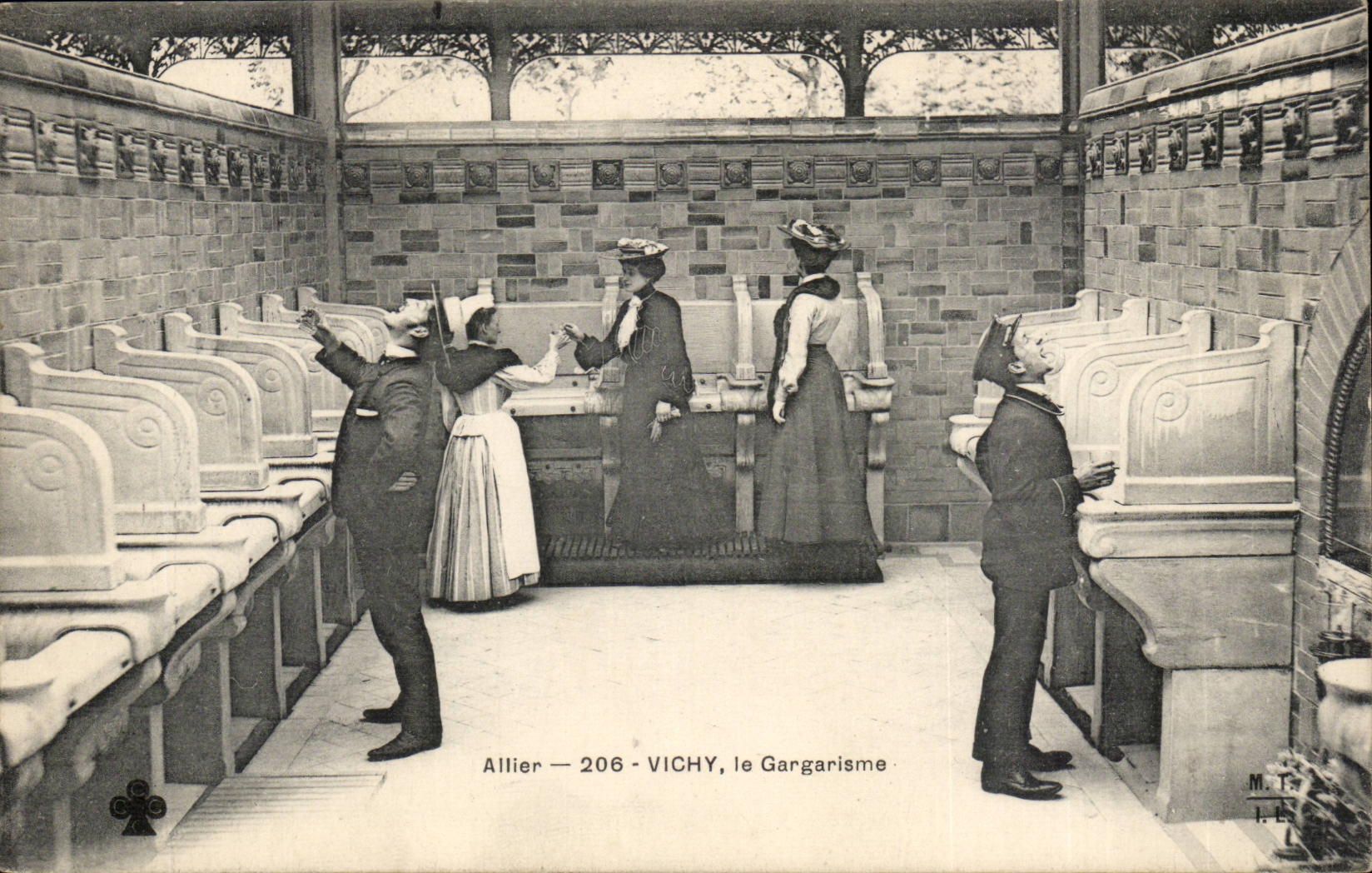 Vichy CPA Le gargarisme 